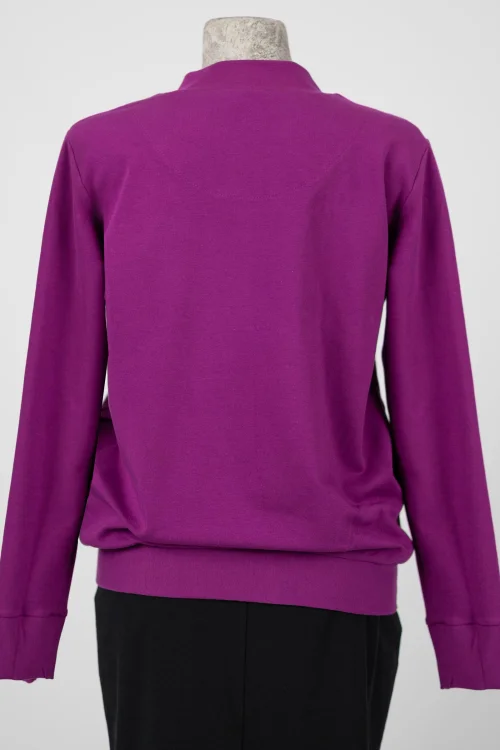 bluza-cyklamenowa-z-szydełkowymi-aplikacjami-KGart-marka-Vippi-design-5.jpg