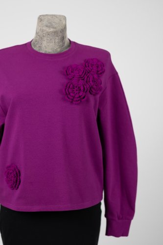 bluza-cyklamenowa-2-z-szydełkowymi-aplikacjami-KGart-marka-Vippi-design--2.jpg