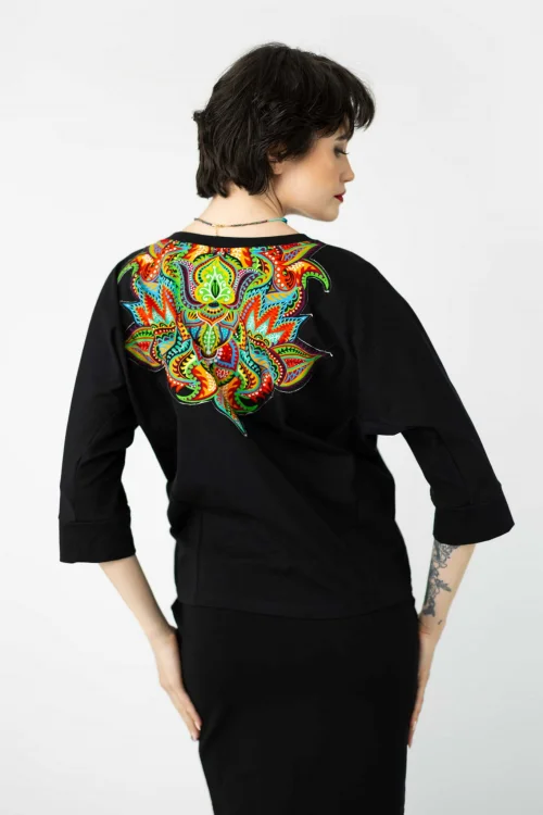 Spódnica-mini-czarna-z-aplikacją-i-bluzka-kimonowa-czarna-z-aplikacją-kolekcja-MEXICO-marka-vippi-design (10).jpg
