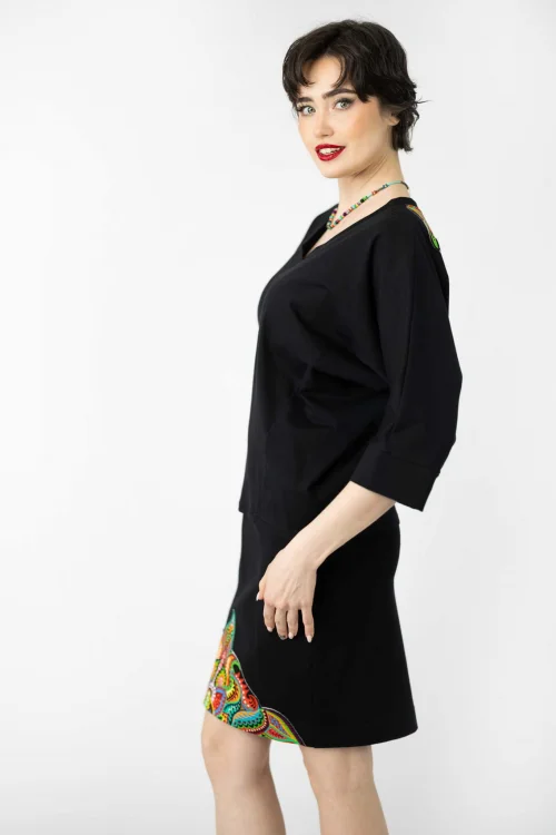 Spódnica-mini-czarna-z-aplikacją-i-bluzka-kimonowa-czarna-z-aplikacją-kolekcja-MEXICO-marka-vippi-design (3).jpg