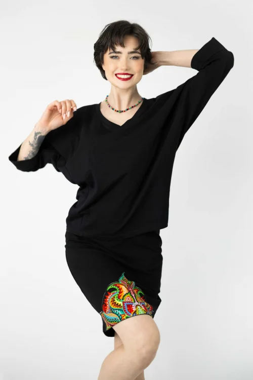 Spódnica-mini-czarna-z-aplikacją-i-bluzka-kimonowa-czarna-z-aplikacją-kolekcja-MEXICO-marka-vippi-design (11).jpg