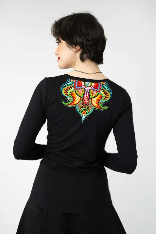 bluzka-klasyczna-z-aplikacją-na-tyle-kolekcja-MEXICO-marka-vippi-design.jpg
