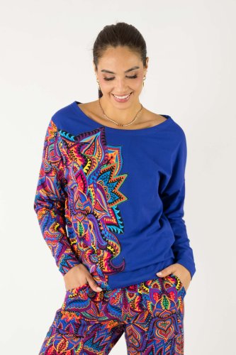 bluzka-trapezowa-z-aplikacją-na-boku-chabrowa-i-spodnie-joggery-kolorowe-kolekcja--MEXICO-violet-marka-VIPPI-design-2.jpg