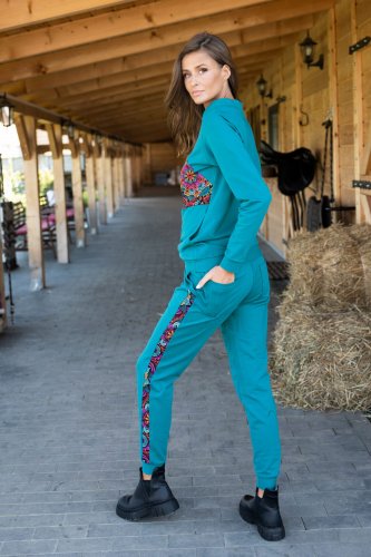 spodnie-z-lampasami-i-bluza-asymetryczna--LILY-vippi--design-3.jpg