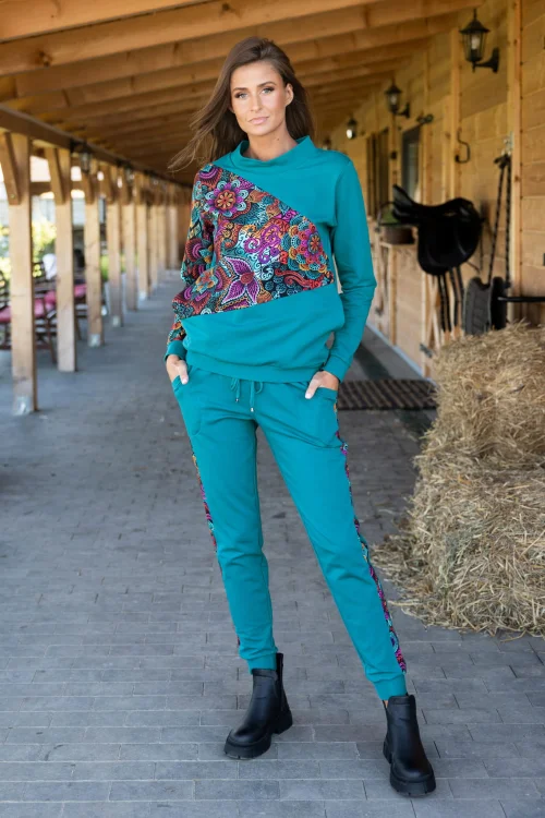 spodnie-z-lampasami-i-bluza-asymetryczna--LILY-vippi--design.jpg