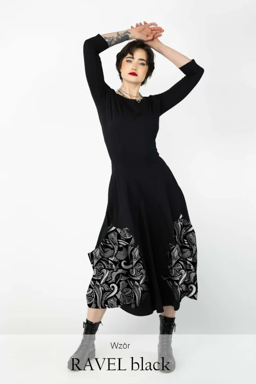 sukienka-czarna-midi-origami-z-aplikacjami-dekolt-łódka-kolekcja-RAVEL--balck-marka-vippi-design.jpg