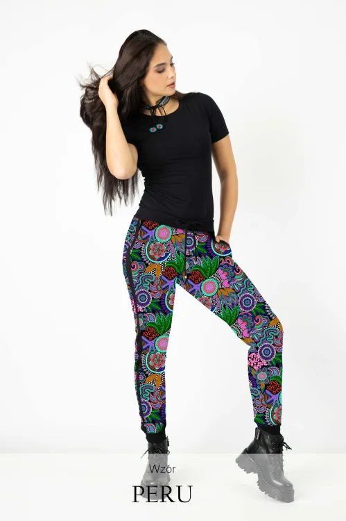 spodnie-kolorowe-z-lampasami-kolekcja-PERU-marka-vippi-design.jpg