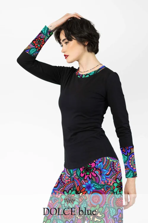 bluzka-czarna-klasyczna-z-kolorowymi-mankietami-i-pliską-przy-dekolcie-kolekcja-DOLCE-blue-marka-vippi-design.jpg