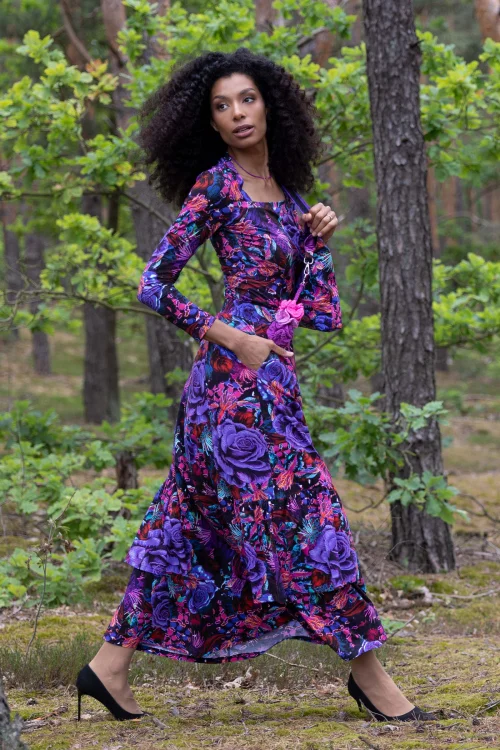 spodnica-długa-z-falbanami-po-bokach-i-bluzka-dekolt-karo-kolekcja-ROSE-violet-marka-vippi-design.-6.jpg