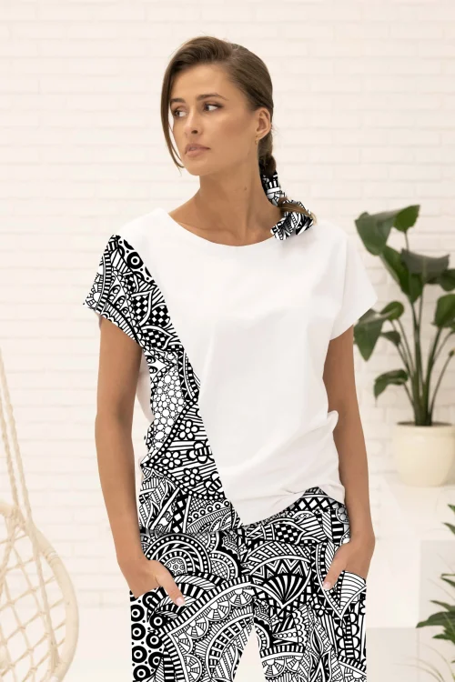 bluzka-biała-trapezowa-ze-wstawką-na-boku-kolrkcja-MAVI--white-marka-Vippi-design.jpg