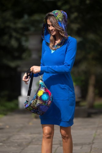 sukeinka-mini--sportowa-chabrowaz-kapturem--dekolt-V--i-torebka-nerka-z-kolekcja--OCEAN-marka-vippi-design-5.jpg