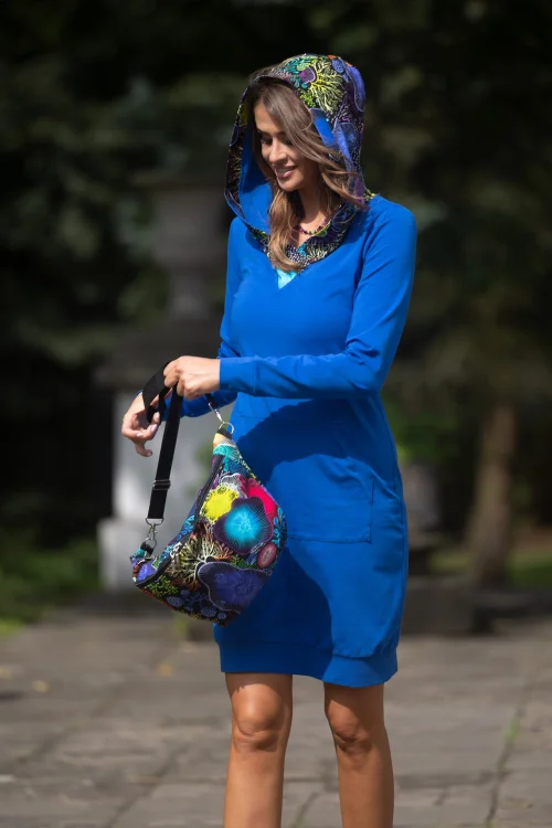 sukeinka-mini--sportowa-chabrowaz-kapturem--dekolt-V--i-torebka-nerka-z-kolekcja--OCEAN-marka-vippi-design-5.jpg
