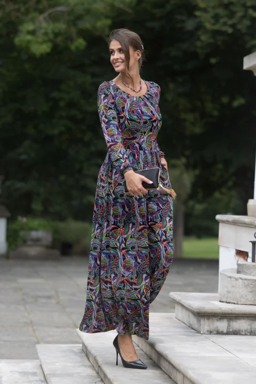 sukeinka-maxi-wiskozowa-z-zakladkami-kolekcja-RAVI-black-marka-vippi-design-2.jpg