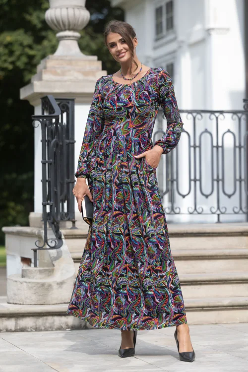 sukeinka-maxi-wiskozowa-z-zakladkami-kolekcja-RAVI-black-marka-vippi-design-5.jpg