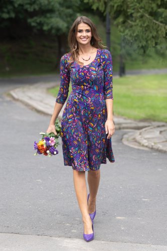 sukeinka-midi-dekolt-V-kolekcja-FABLE-pink-marka-vippi-design-6.jpg