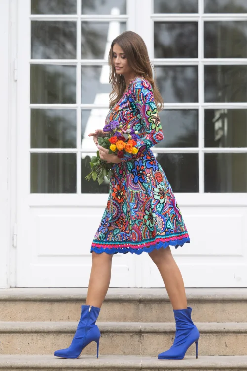 sukeinka-miniI-szydełkową-koronką-dekolt-V-kolekcja-DOLCE-blue-marka-vippi-design-3.jpg