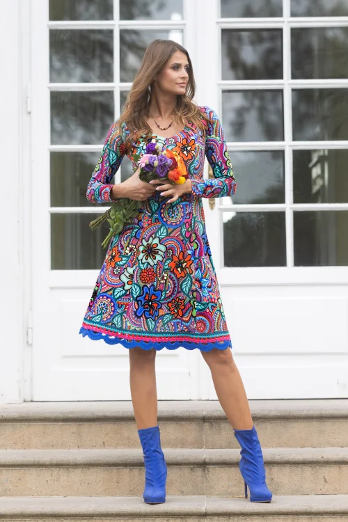 sukeinka-miniI-szydełkową-koronką-dekolt-V-kolekcja-DOLCE-blue-marka-vippi-design-2.jpg