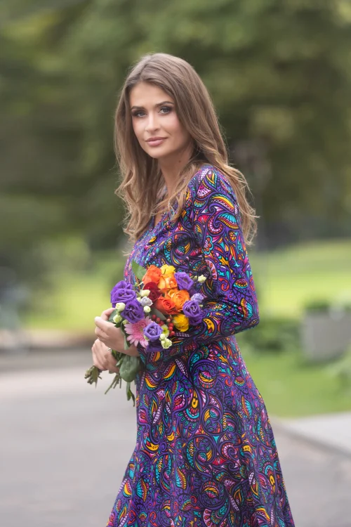 sukeinka-mini-szydełkową-koronką-dekolt-V-kolekcja-FABLE-pink-marka-vippi-design-5.jpg