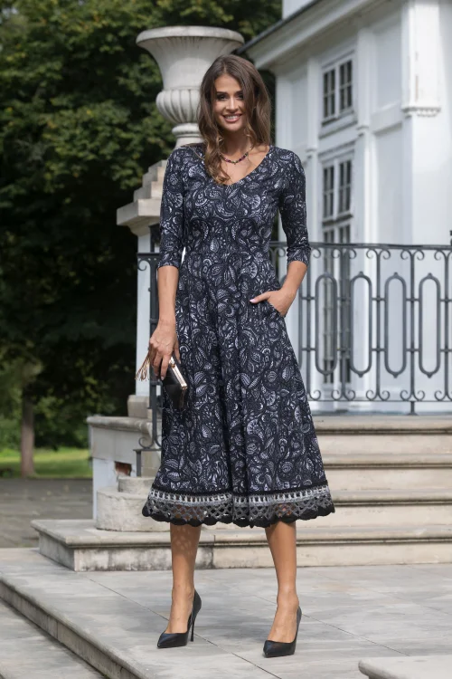 sukeinka-midi-dekolt-V-z-szydełkową-koronką-na-dole-kolekcja-FABLE-gray-art-marka-vippi-design-6.jpg