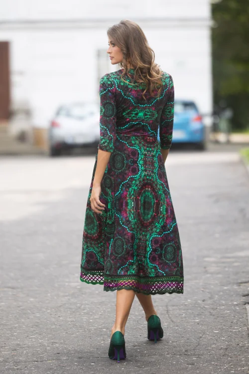sukeinka-midi-szydełkową-koronką-dekolt-V-kolekcja-GRACE--marka-vippi-design-5.jpg
