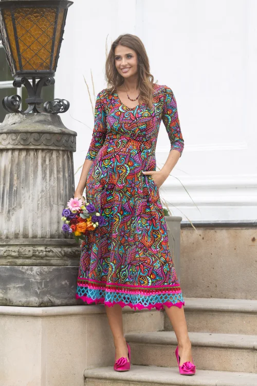 sukeinka-midi-szydełkową-koronką-dekolt-V-kolekcja-SALVADOR-pink-marka-vippi-design.jpg