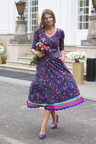 sukeinka-midi-szydełkową-koronką-dekolt-V-kolekcja-FABLE-pink-marka-vippi-design-10.jpg