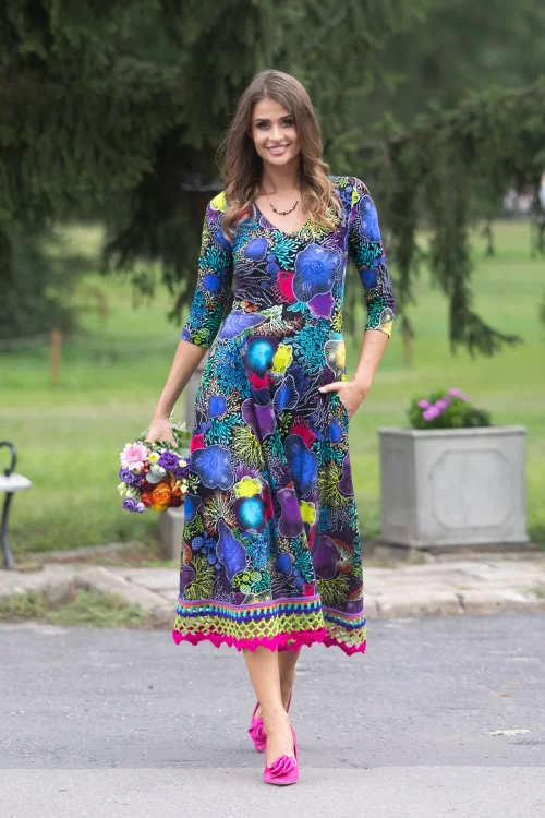 sukeinka-midi-szydełkową-koronką-dekolt-V-kolekcja-OCEAN-pink-marka-vippi-design-2.jpg