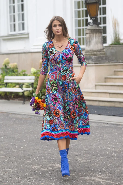 sukeinka-midi-szydełkową-koronką-dekolt-V-kolekcja-DOLCE-blue-marka-vippi-design.jpg