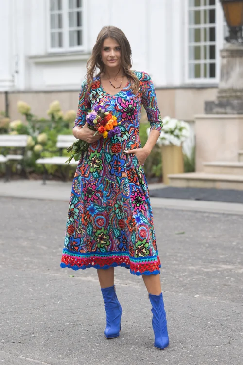 sukeinka-midi-szydełkową-koronką-dekolt-V-kolekcja-DOLCE-blue-marka-vippi-design-4.jpg