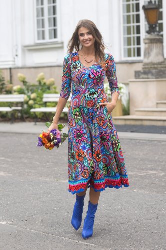 sukeinka-midi-szydełkową-koronką-dekolt-V-kolekcja-DOLCE-blue-marka-vippi-design-5.jpg