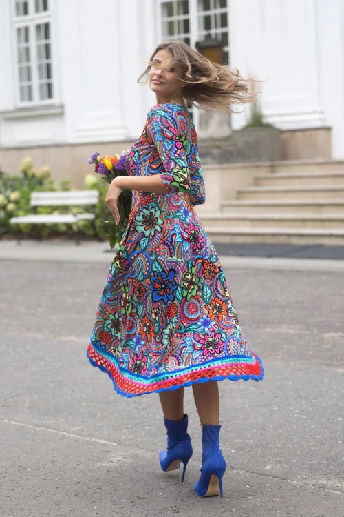 sukeinka-midi-szydełkową-koronką-dekolt-V-kolekcja-DOLCE-blue-marka-vippi-design-6.jpg