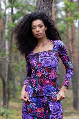 spodnica-długa-z-falbanami-po-bokach-i-bluzka-dekolt-karo-kolekcja-ROSE-violet-marka-vippi-design-33.jpg