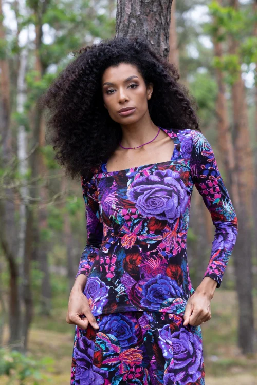 spodnica-długa-z-falbanami-po-bokach-i-bluzka-dekolt-karo-kolekcja-ROSE-violet-marka-vippi-design-33.jpg
