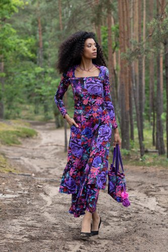 spodnica-długa-z-falbanami-po-bokach-i-bluzka-dekolt-karo-kolekcja-ROSE-violet-marka-vippi-design-9.jpg