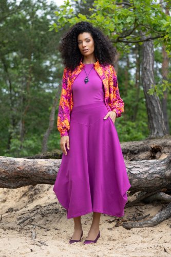 spódnica-midi-z-cyklamenowa-i-bluza-nietoperz-kolekcja-AMBER-marka-vippi-design-8.jpg