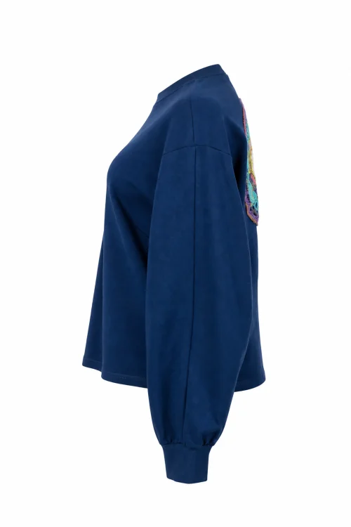 bluza-granatowa-z-szydelkową-rozetą-na-tyle,-marka-vippi-design-2.jpg
