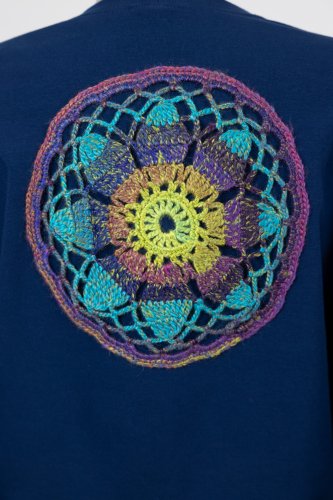 bluza-granatowa-z-szydelkową-rozetą-na-tyle,-marka-vippi-design-3.jpg