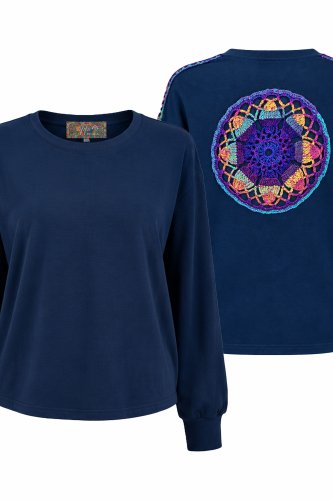 bluza-granatowa-z-szydelkową-rozetą-na-tyle,-marka-vippi-design-4a.jpg