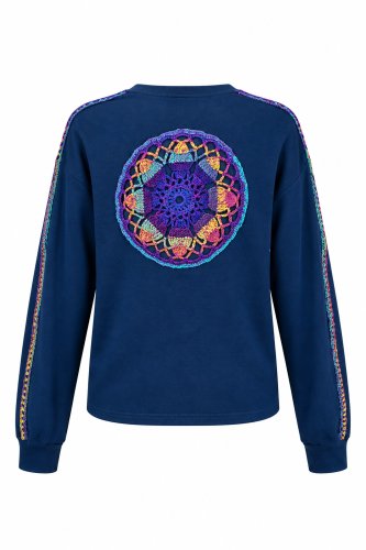 bluza-granatowa-z-szydelkową-rozetą-na-tyle,-marka-vippi-design-3a.jpg