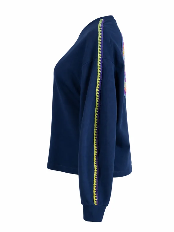 bluza-granatowa-z-szydelkową-rozetą-na-tyle,-marka-vippi-design-2a.jpg
