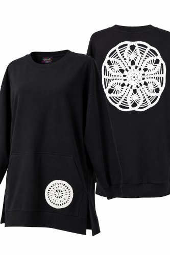 bluza-oversize-czarnaz-szydełkowymi-aplikacjami--marka-vippi-design-3.jpg