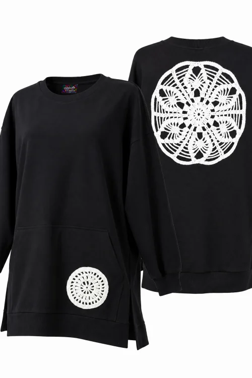 bluza-oversize-czarnaz-szydełkowymi-aplikacjami--marka-vippi-design-3.jpg