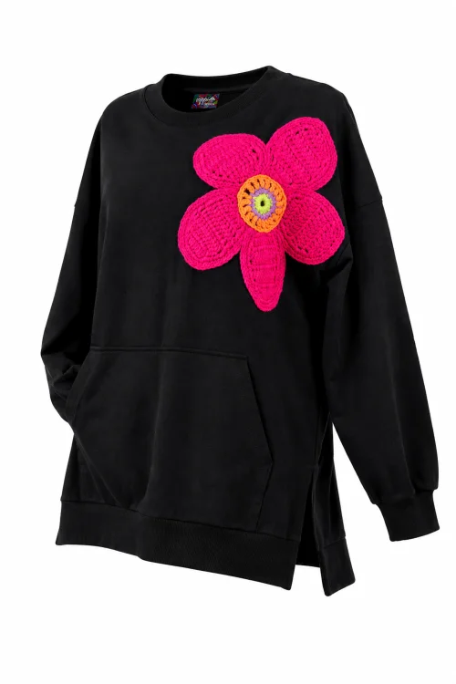 bluza-oversize-czarnaz-szydełkowym-kwiatem-marka-vippi-design-2.jpg