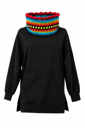 bluza-oversize-czarnaz-szydełkowym-golfem-marka-vippi-design-3a.jpg