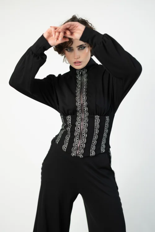 bluza gorsetowa ze stojką  ze srebrnymi lampasami   marka VIPPI DESIGN  (7).jpg