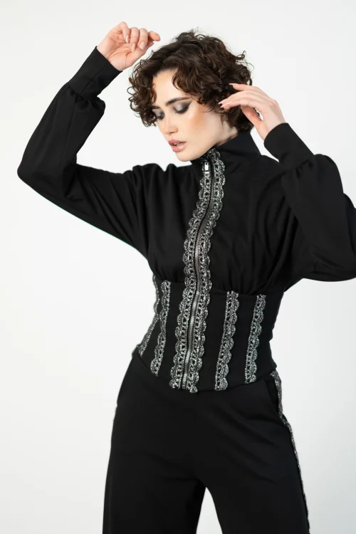 bluza gorsetowa ze stojką  ze srebrnymi lampasami   marka VIPPI DESIGN  (8).jpg