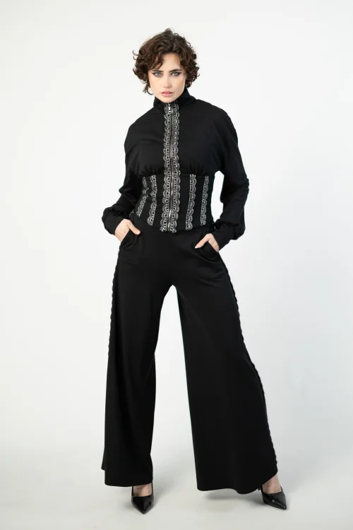 bluza gorsetowa ze stojką spodnie czarne ze srebrnymi lampasami   marka VIPPI DESIGN  (11).jpg