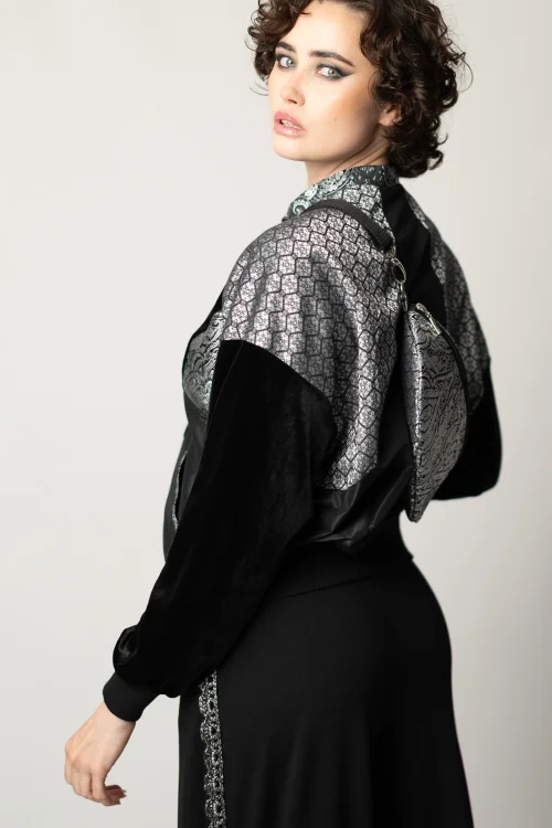 bluza oversize patchworkowa srebrna i torebka nerka srebrna marka VIPPI DESIGN (18).jpg
