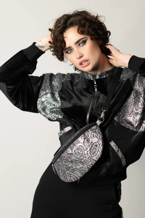 bluza oversize patchworkowa srebrna i torebka nerka srebrna marka VIPPI DESIGN (27).jpg
