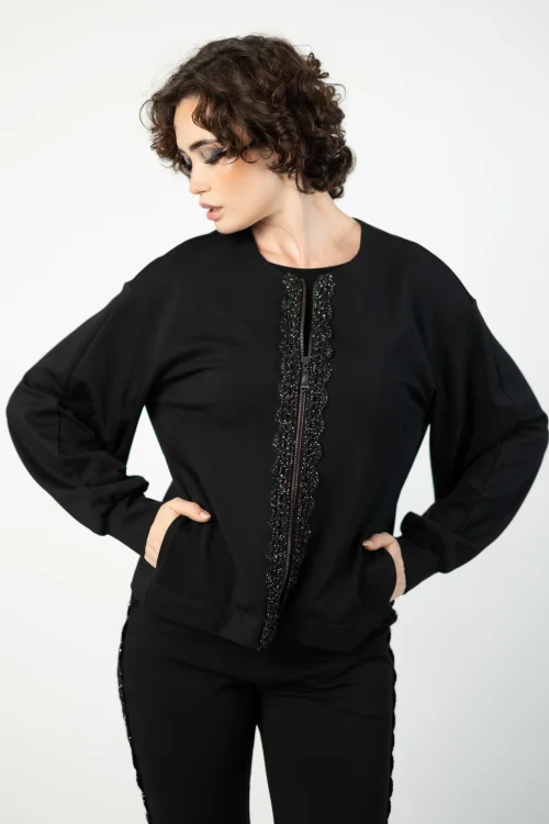 bluza z szydełkową koronką i bufiastymi rękawami prosta bez ściągaczy marka VIPPI DESIGN  (3).jpg
